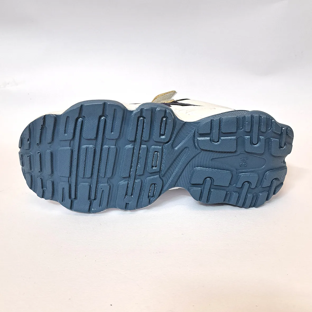 کفش دانشآموزی سبک و راحت | مناسب مدرسه | سایز 34 تا 38 - Image 4